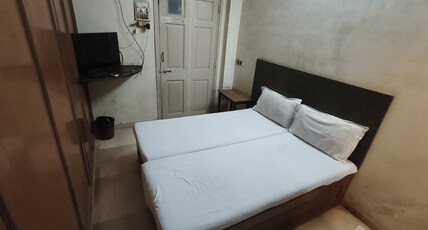 Hotel Sagar Vihar Room Type - Deluxe AC Room