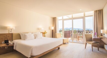 Sandy Beach Non Nuoc Resort Room Type - Premium Suite with Balcony - Garden View Sandy Beach Non Nuoc Resort Room Type - Premium Suite with Balcony - Garden View