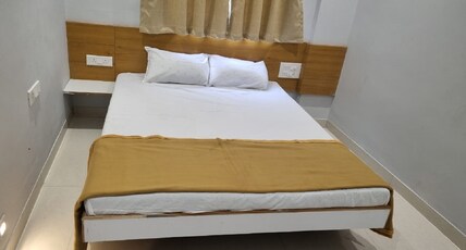 Vivanta Inn Lodge Room Type - Deluxe Non AC Room