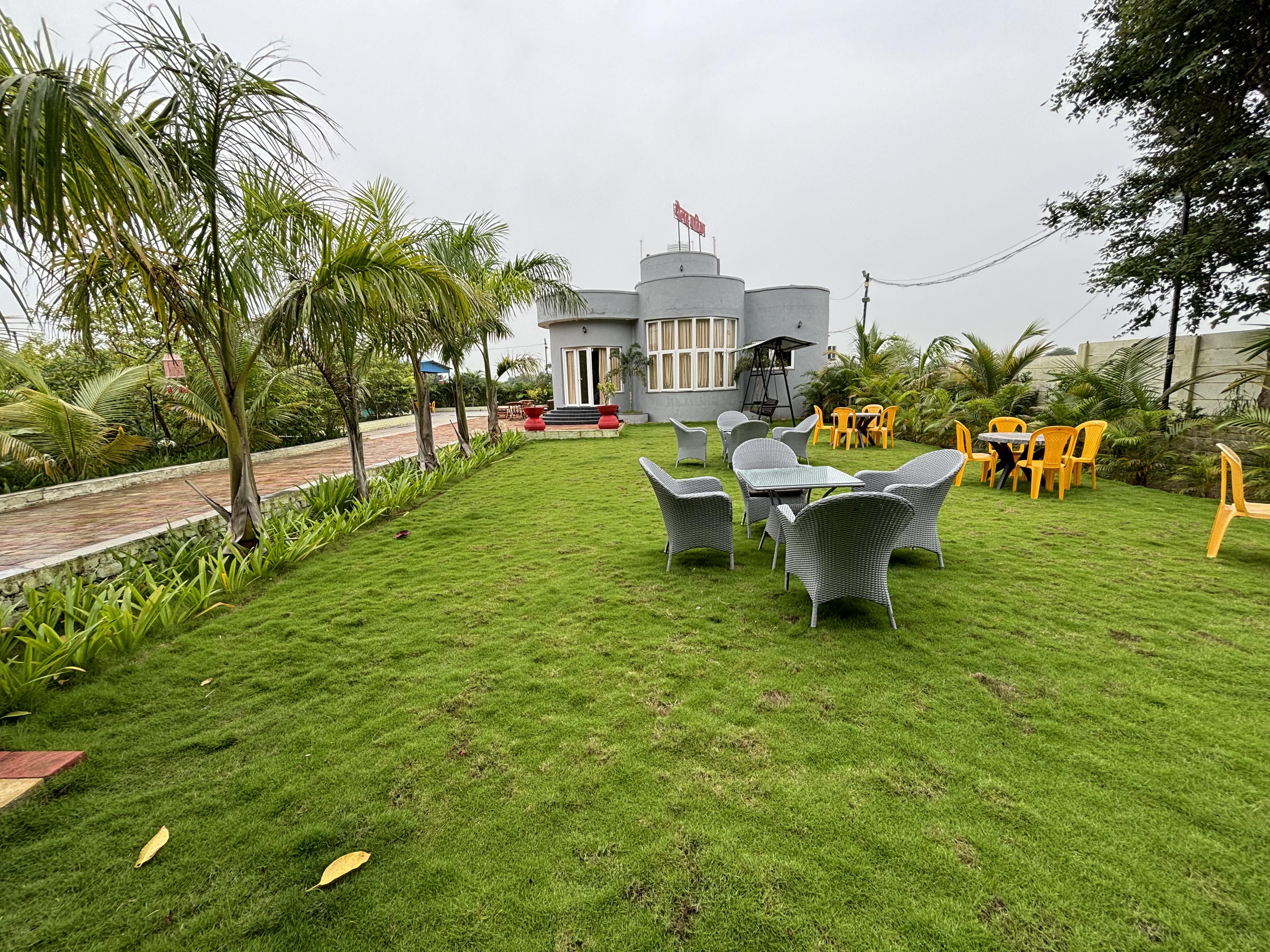 Daulat vatica - Tap to explore photos