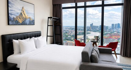 The Bridge Club Hotel Room Type - Premium King
