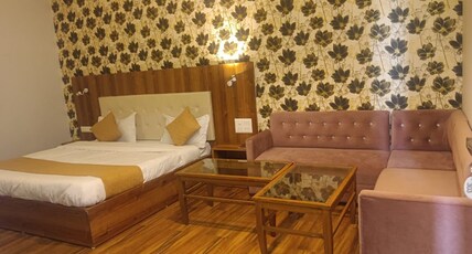 Hotel SR Grand Room Type - Super Deluxe