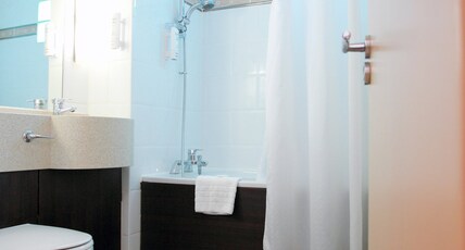 Holiday Inn A55 CHESTER WEST Room Type - 1 Double Standard Accessible