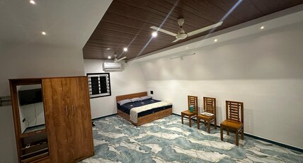 RV Resort Room Type - Deluxe Room 2, 4 Hill View