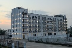 M.P.HALL MANGALIK PRANGAN