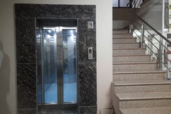 Nandi Retreat | Walking distance to Kal Bhairav & Kashi Vishwanath