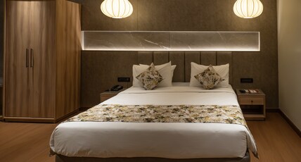 The Cindrella Hotel Room Type - Suite with bathtub and Private Balcony