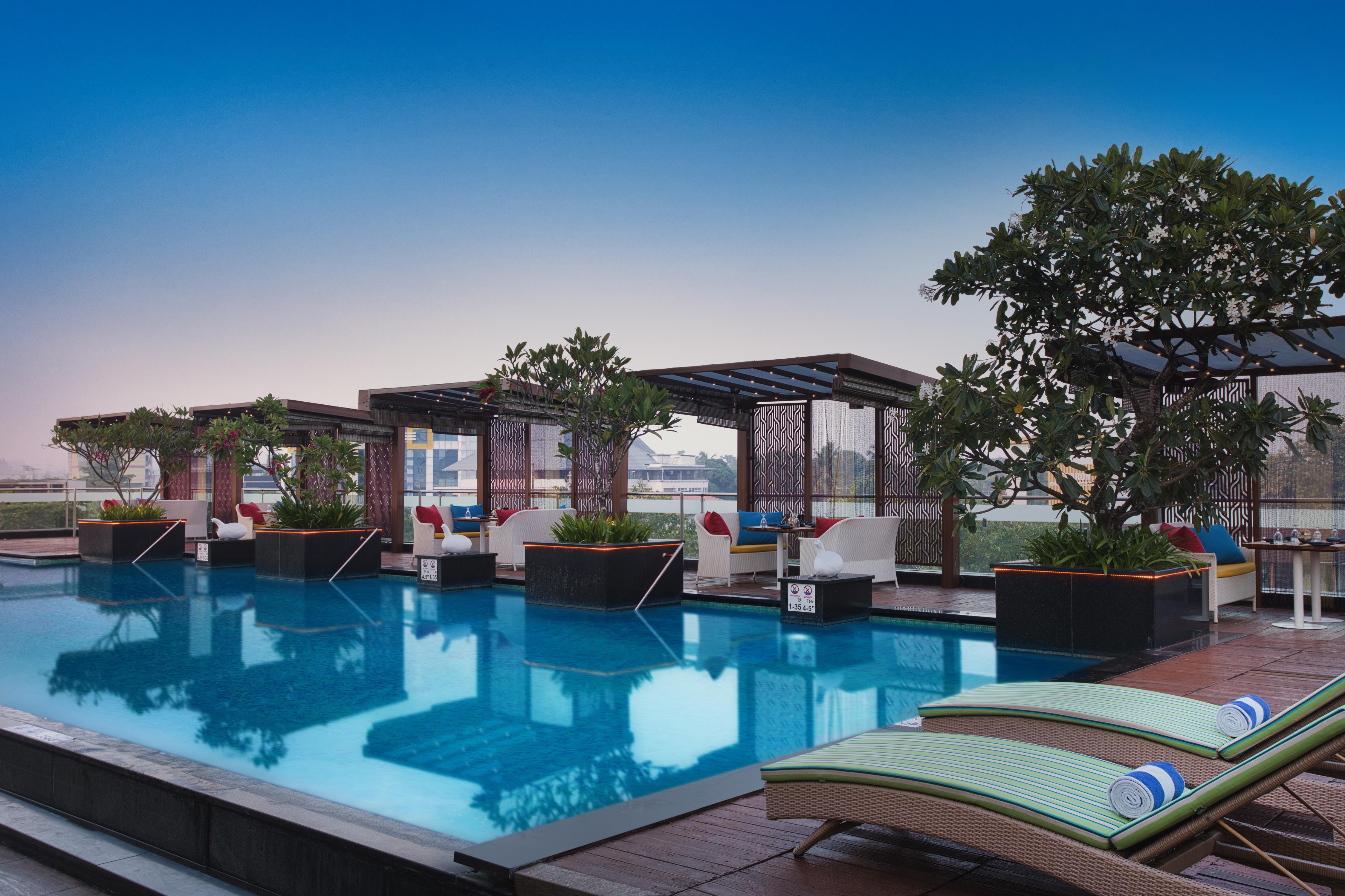 Holiday Inn Cochin - Tap to explore photos