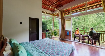 Nature Hills Room Type - Daisy Upper Deck Cottage