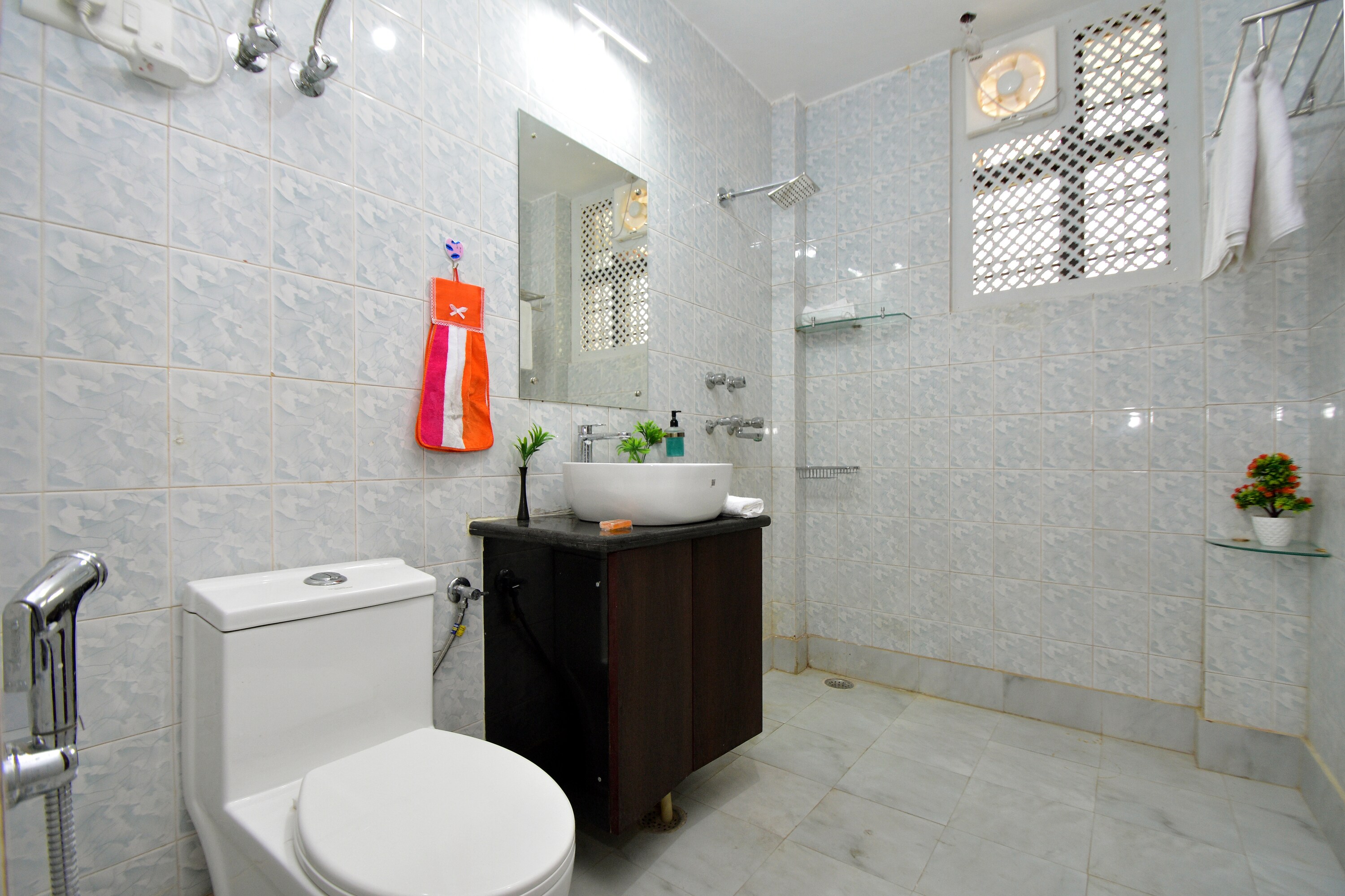 Shanti Villas - Luxury Home Stay Apartment - Tap to explore photos