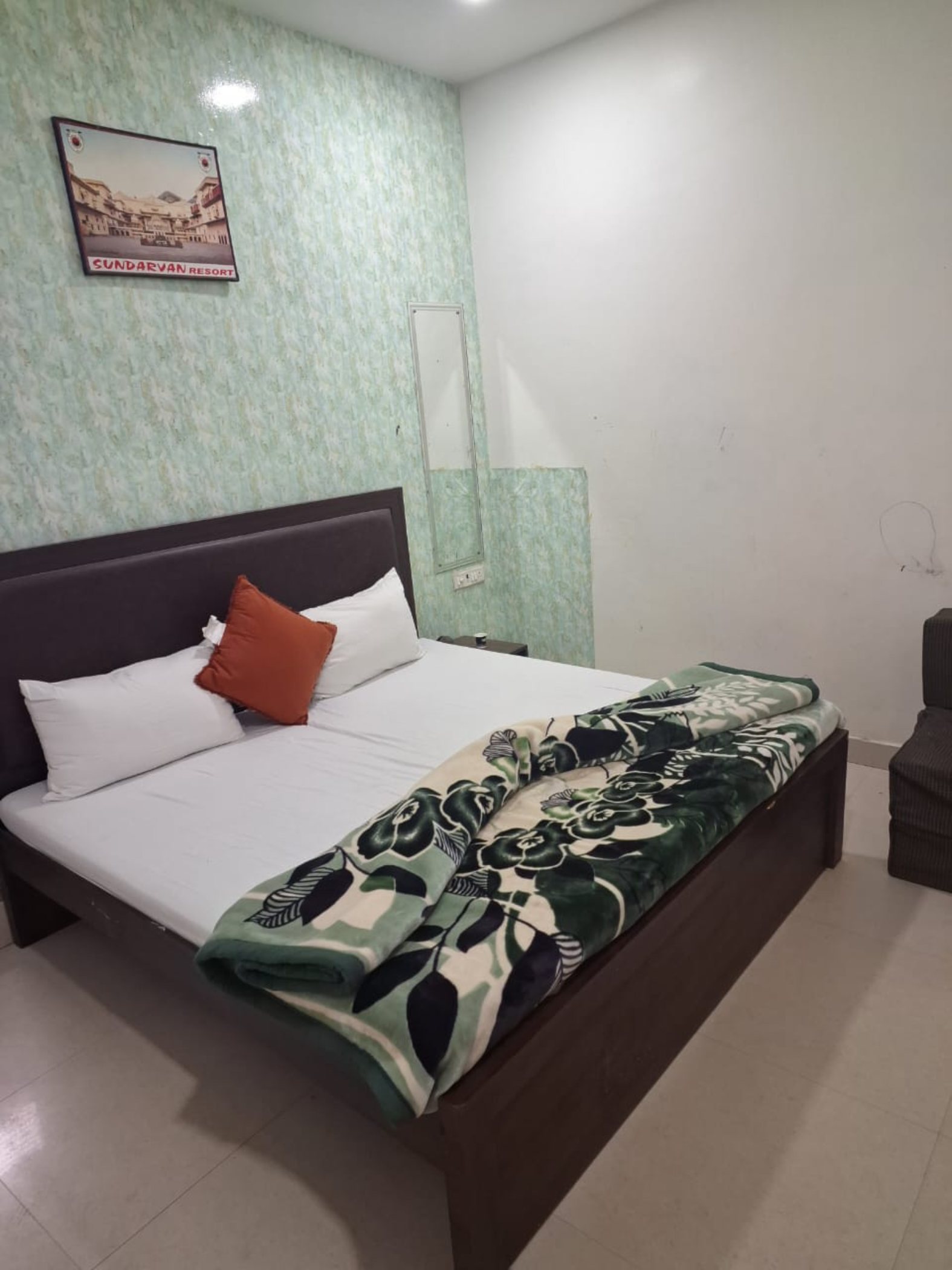 Sundervan Resort - Tap to explore photos