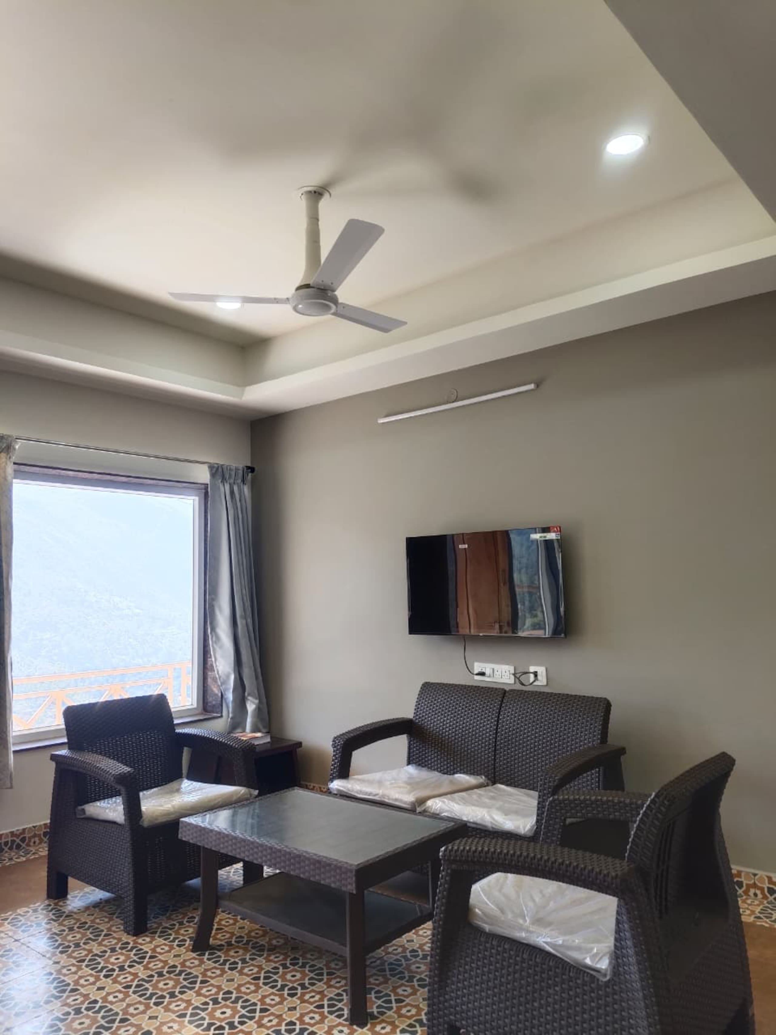 Silent Villa s 1BR GF in Araku Valley - Tap to explore photos