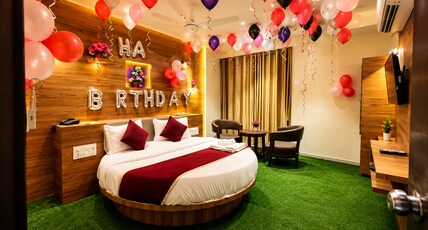 Hotel Shrimad Ahmedabad Room Type - Round Bed