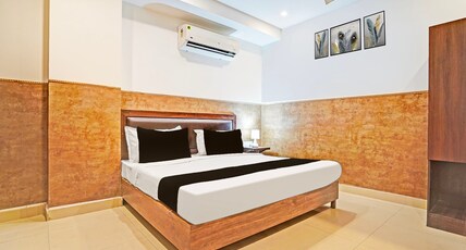 Collection O Tilak Nagar Near Pacific Mall Room Type - Classic