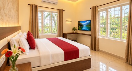 The Lawrences Aqua Stay Room Type - Deluxe Lake View AC Room