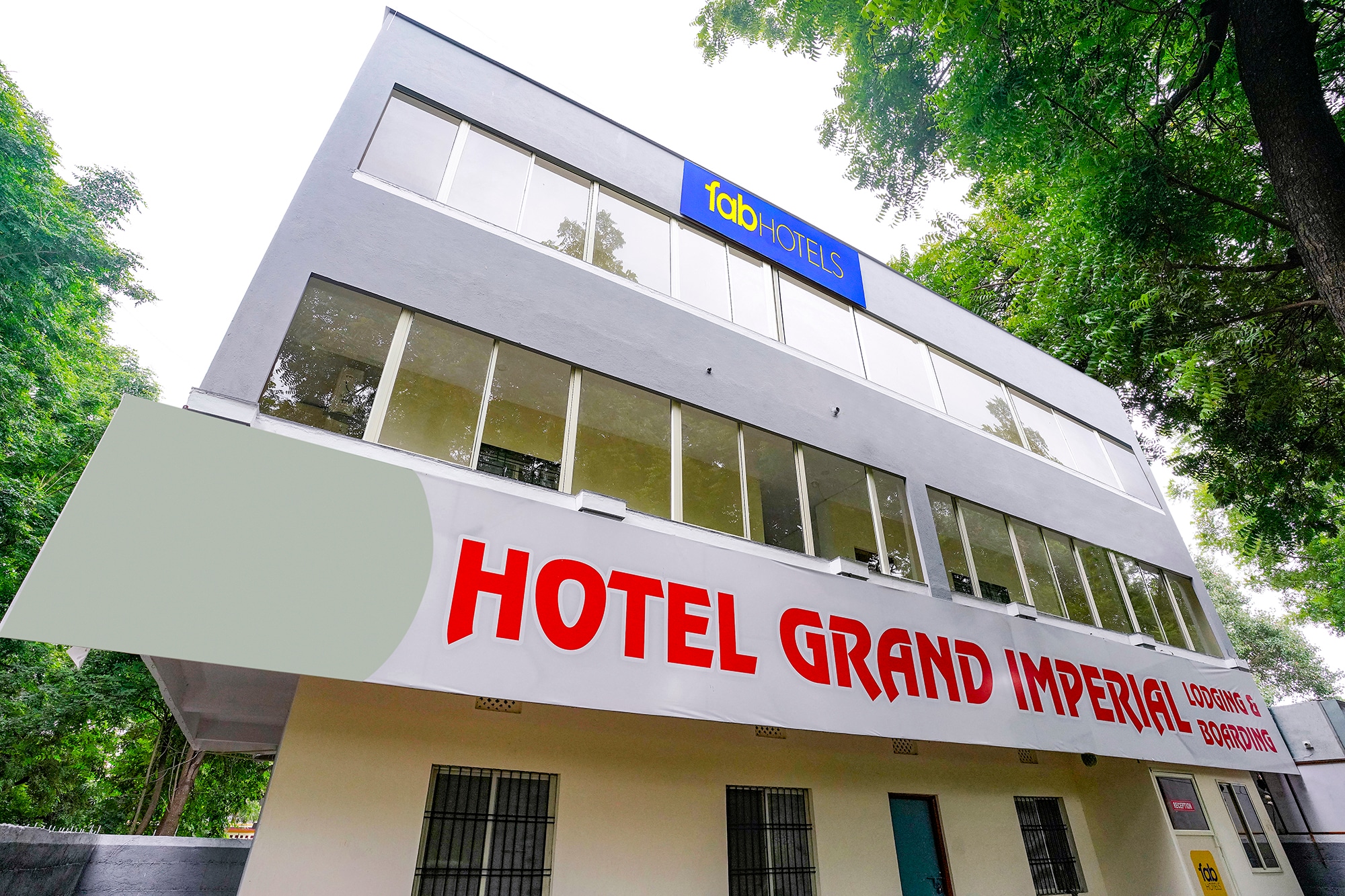 Hotel grand imperial - Tap to explore photos