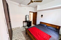 3 Bedroom furnished home with parking & amenities