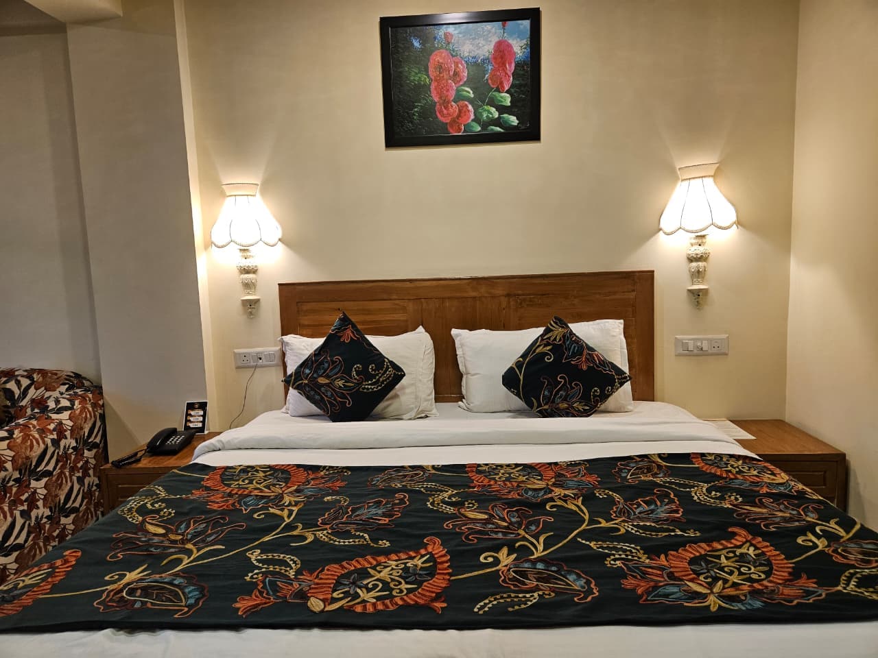 Shaf Excellency - Tap to explore photos