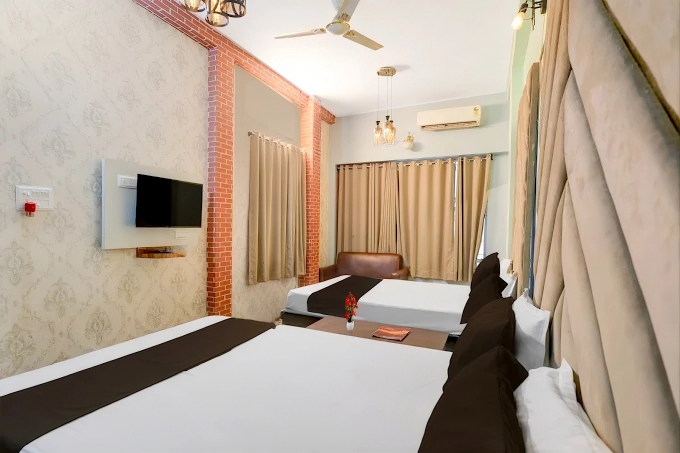 HOTEL SUN ROYAL Room Type - Air Conditioned Family Room HOTEL SUN ROYAL Room Type - Air Conditioned Family Room