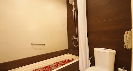 Fortune Select JP Cosmos, Bengaluru -  Member ITC Hotels' Group Room Type - Fortune Club Room with Bathtub