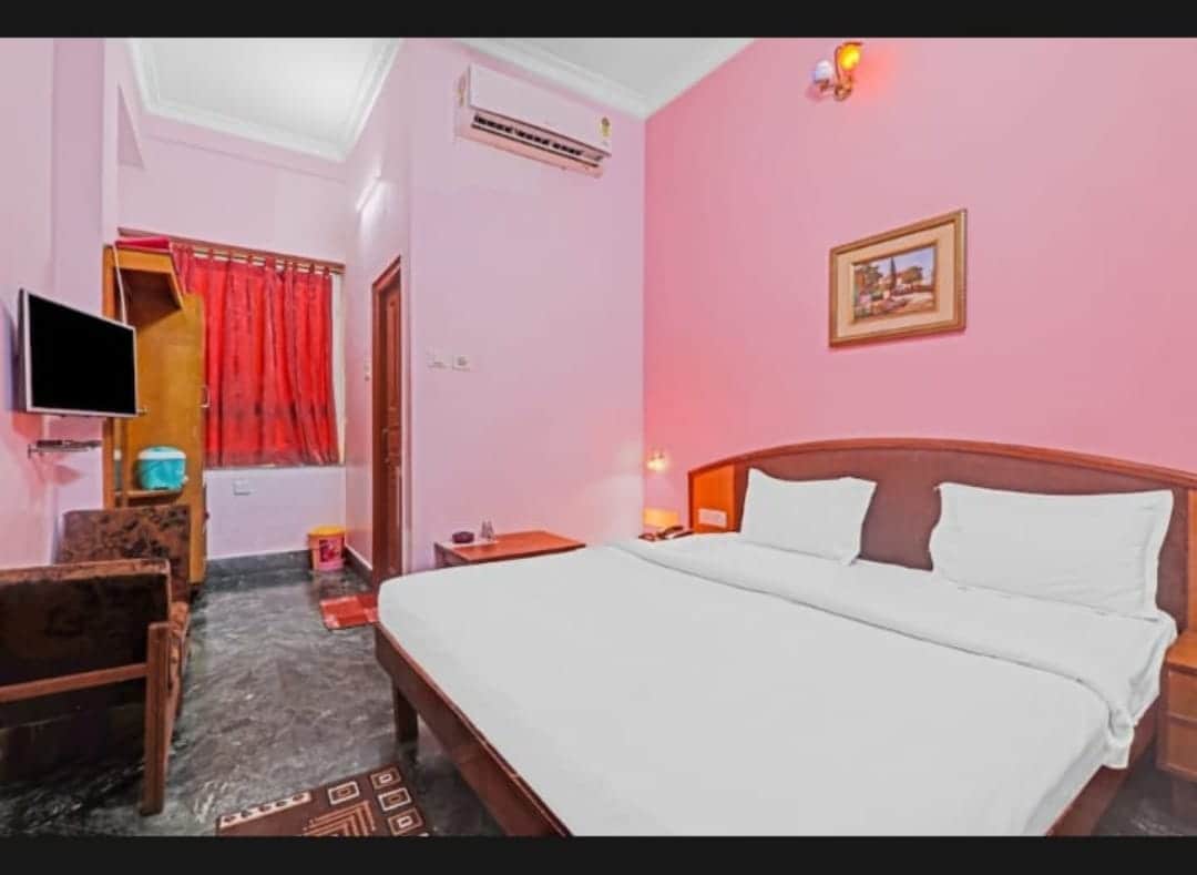 Hotel Shanti INN - Tap to explore photos