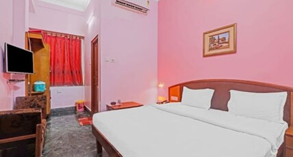 Hotel Shanti INN Room Type - Deluxe King Bed