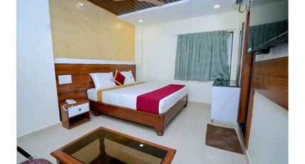 Hotel Thanvi Inn Room Type - DELUXE DOUBLE ROOM NON AC