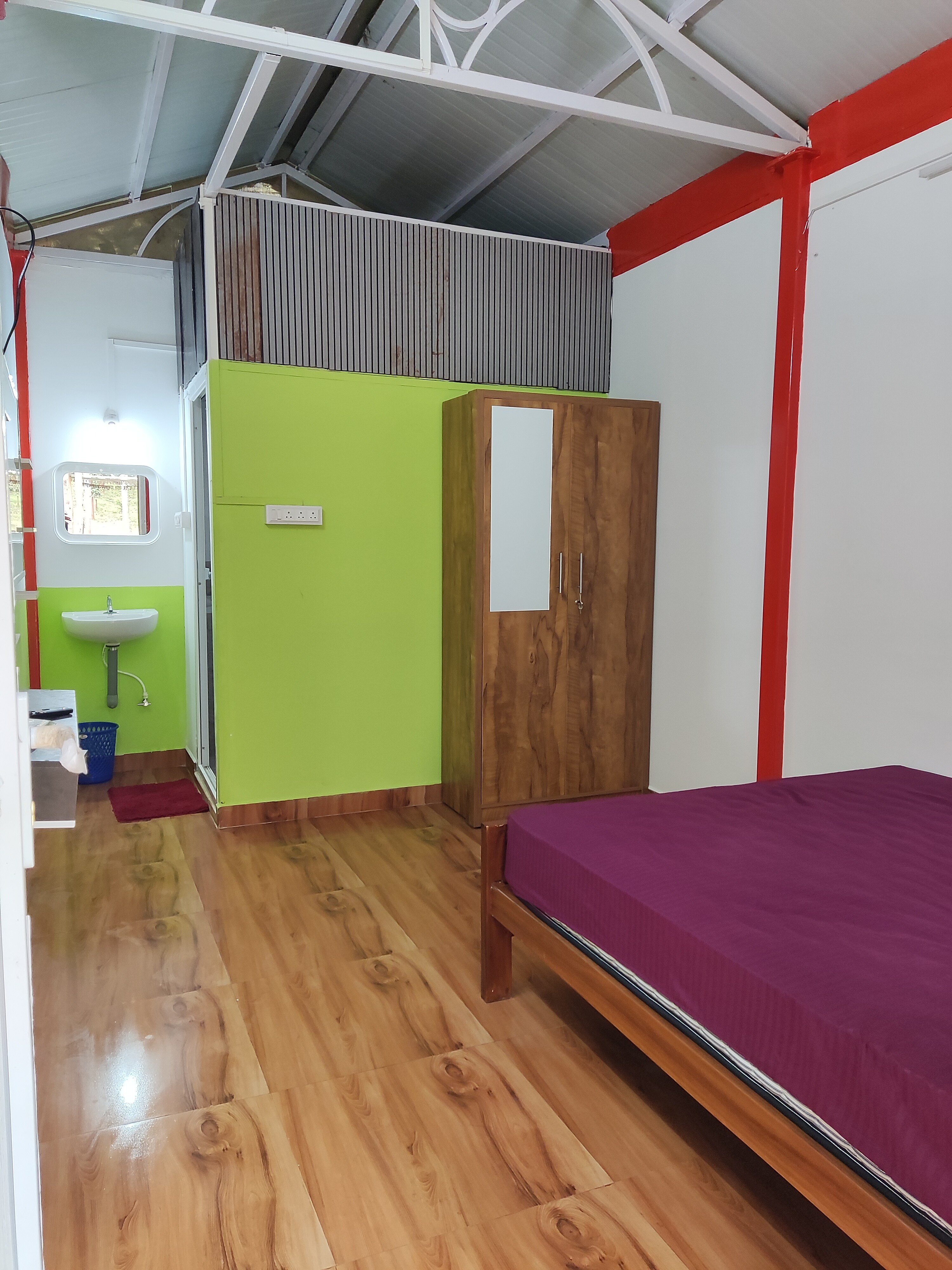 SS Tiny Home Stays - Tap to explore photos