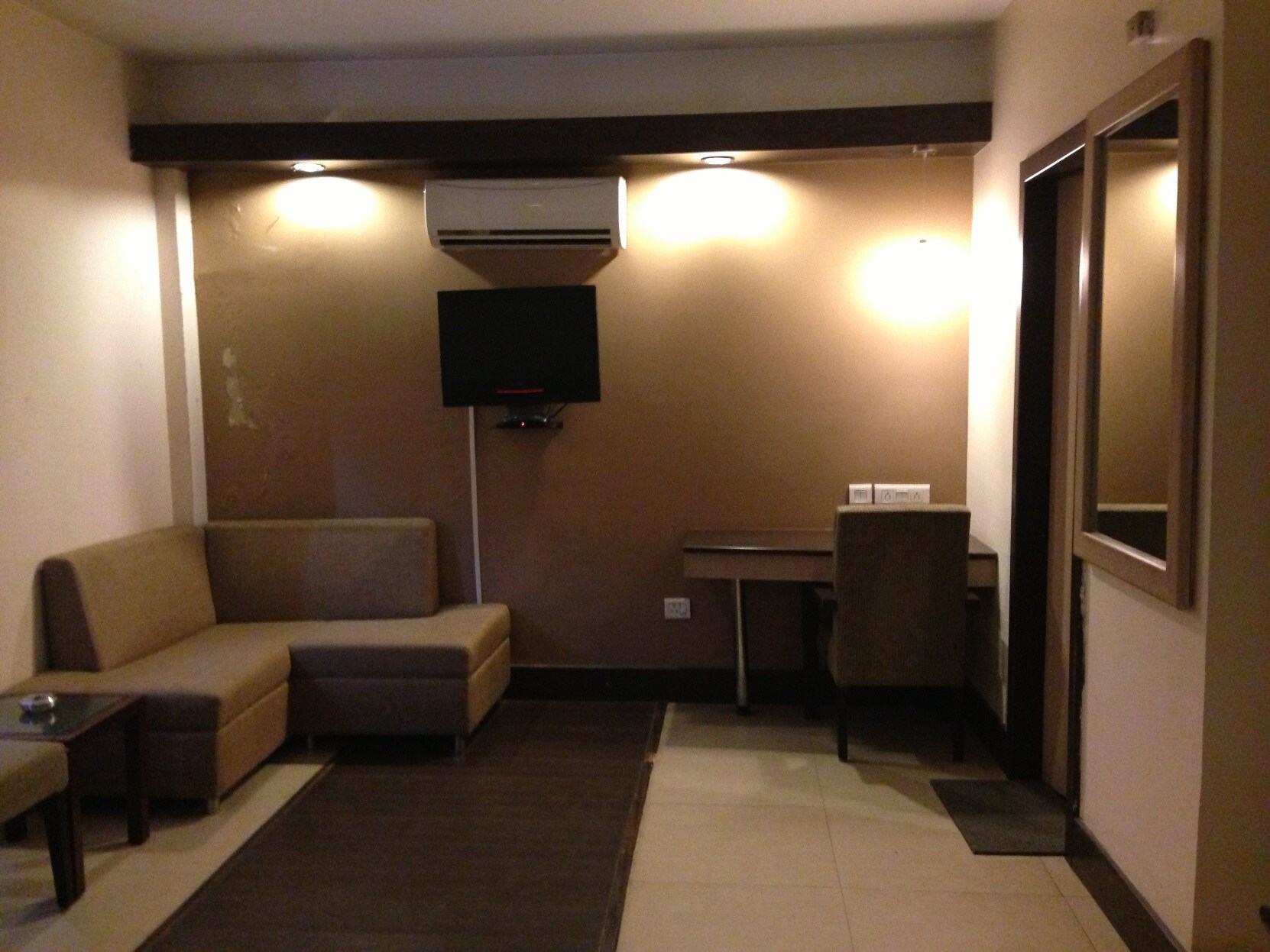 Pacific Inn Huda City Centre - Tap to explore photos