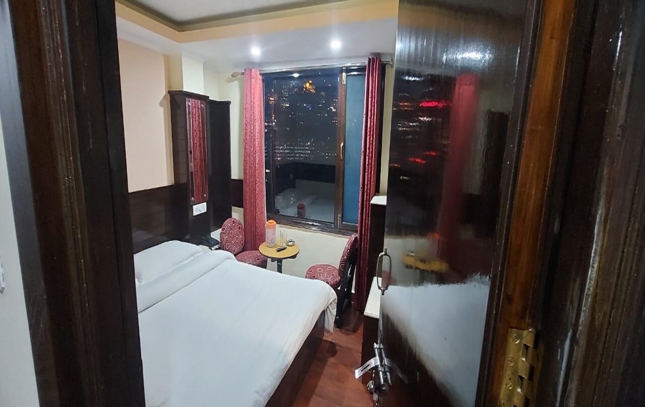 HOTEL BASANT - Tap to explore photos