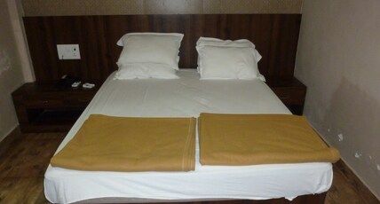 Hotel Regal Palace Room Type - Deluxe Room