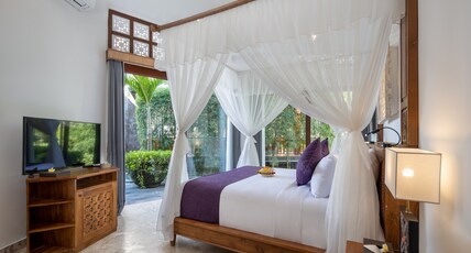 Swan Paradise A Pramana Experience Room Type - Suite Room