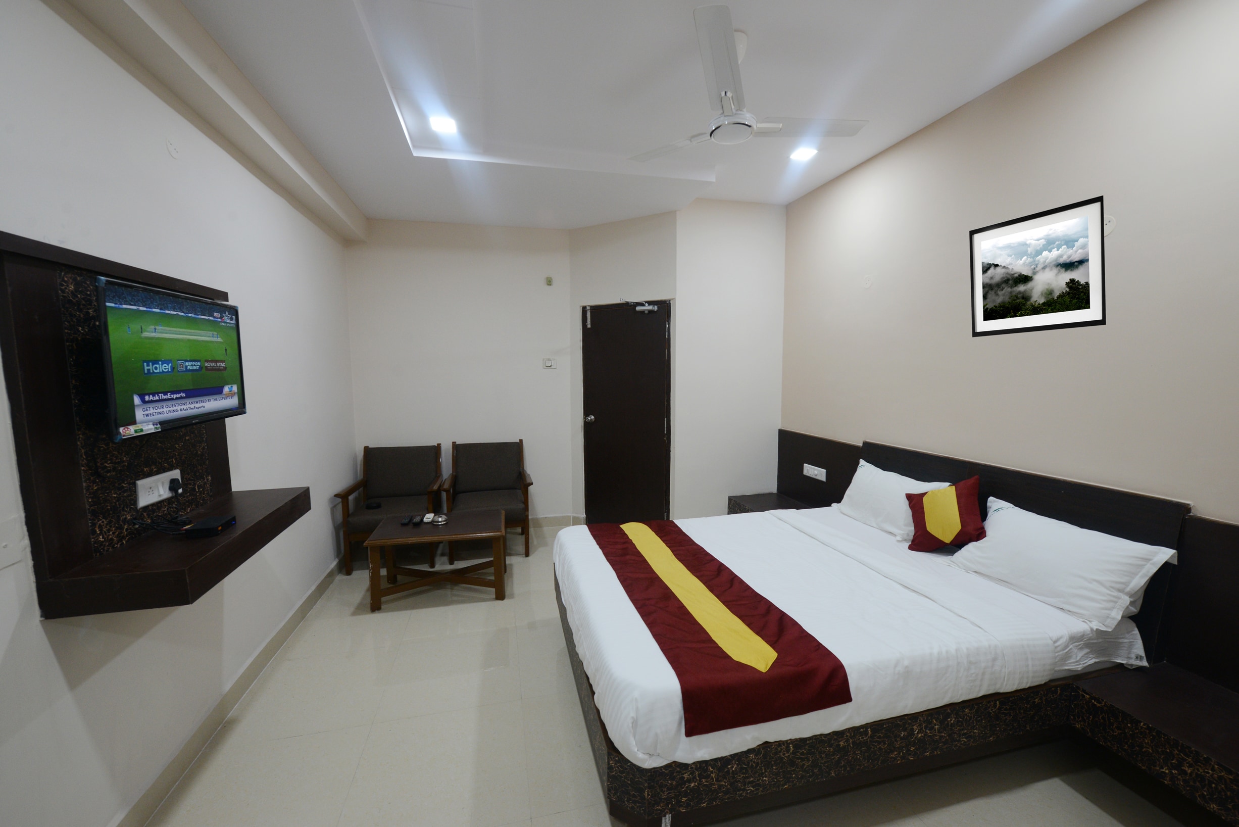 Hotel Dwaraka Inn - Tap to explore photos