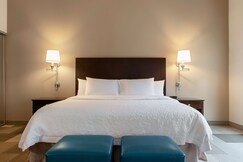 Hampton Inn & Suites Atlanta Airport West/Camp Creek Pkwy