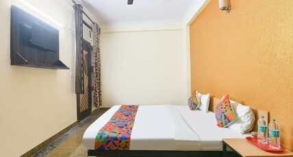 FabHotel Singh Guest House Room Type - Premium Room