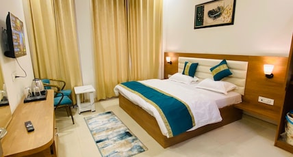RY LUXURIES HOTEL Room Type - Luxury room with double bed
