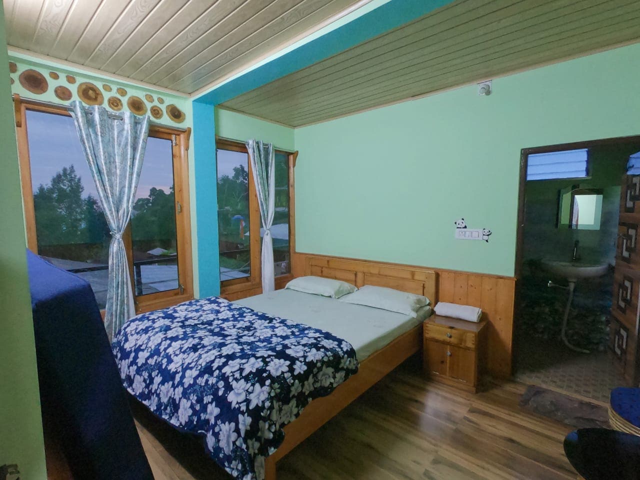 Goo Zimba Homestay - Tap to explore photos