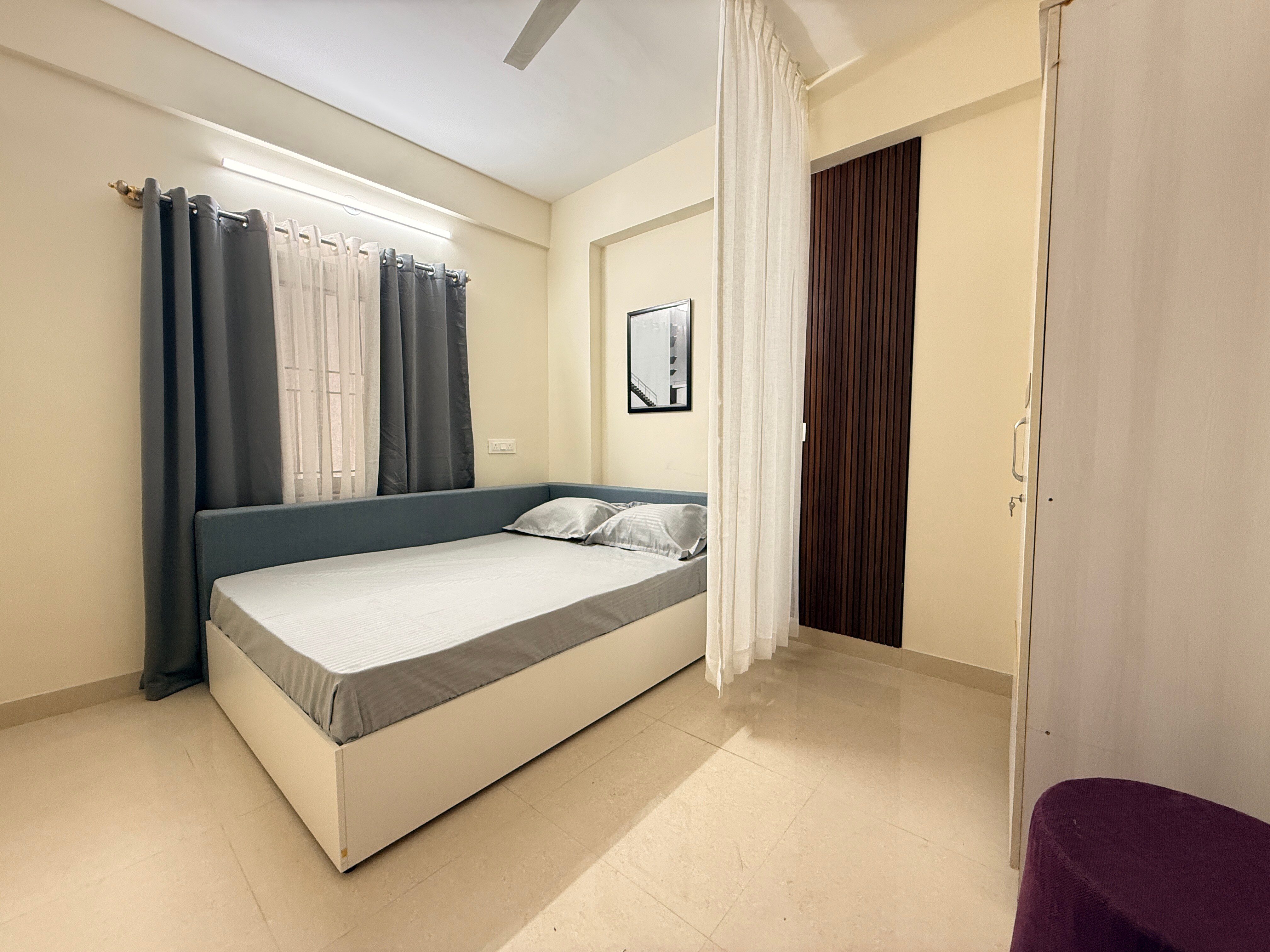 C suites Clifton - Tap to explore photos