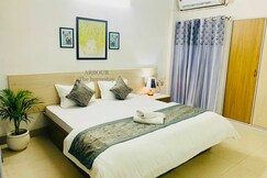 ARBOUR The Homestay | Near Apollo Hospital | WiFi & Kitchen