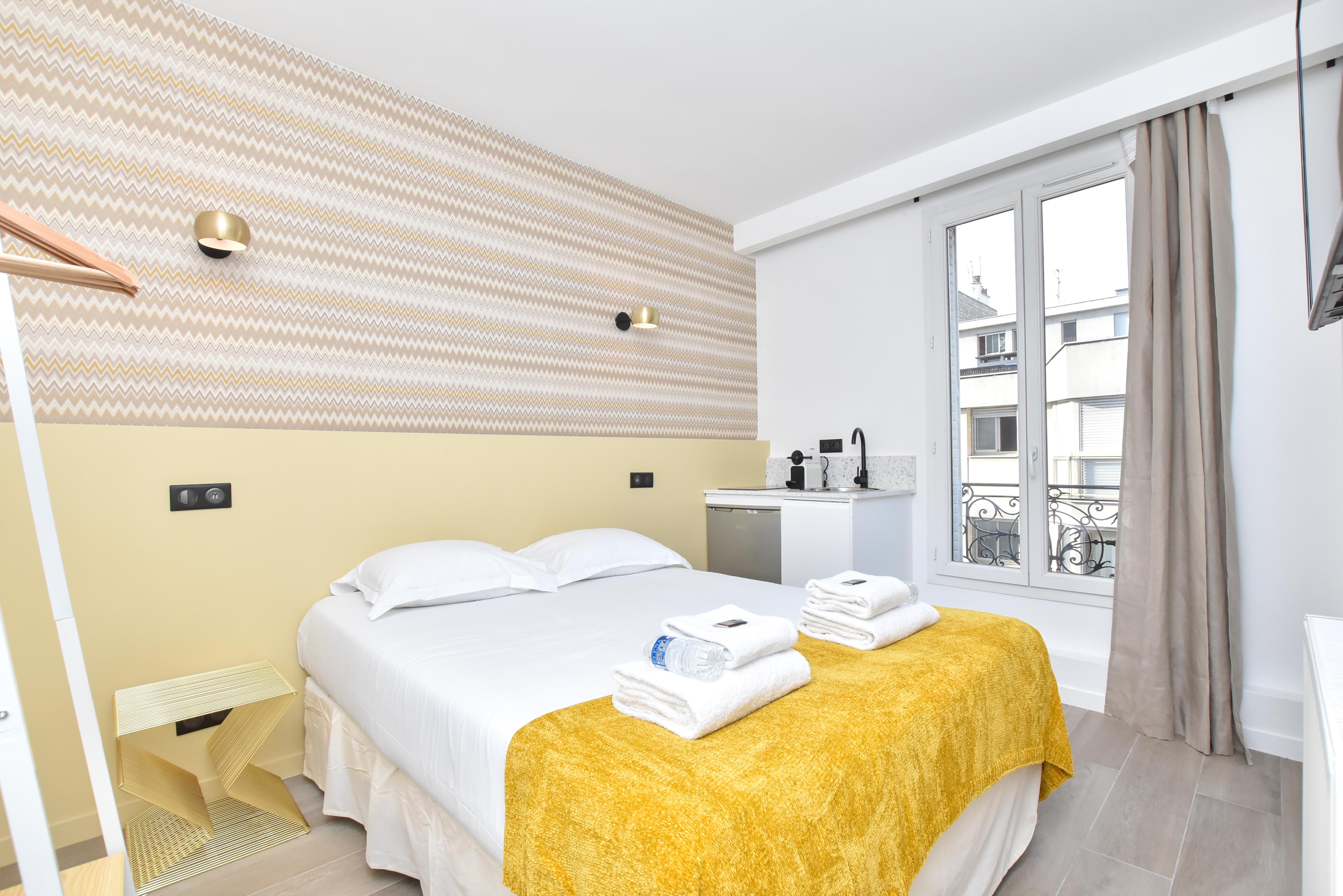 Cozy Bedroom - 2P - Eiffel Tower/Champs de Mars - Tap to explore photos