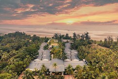 Foxoso LA Beach Resort