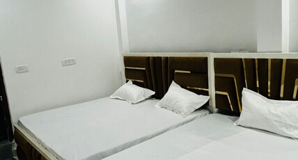 Omkar Nath hotel Room Type - Bedroom 1