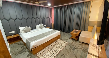 HOTEL RICH GRAND NEAR TAJ MAHAL Room Type - Premium Room Pool Facing HOTEL RICH GRAND NEAR TAJ MAHAL Room Type - Premium Room Pool Facing