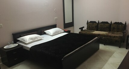 Hotel Shri Amarnath Room Type - Superdeluxe (2X)