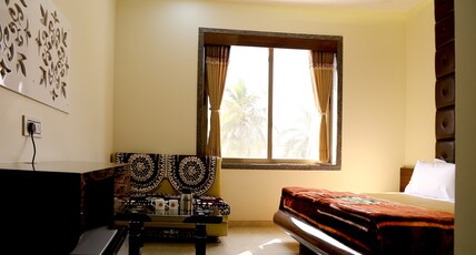 Hotel Shahi Darbar, Navsari Room Type - Deluxe Room