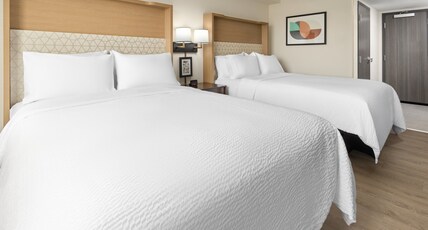 Holiday Inn & Suites RICHMOND  Room Type - 2 Queen Standard Communications Accessible