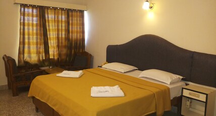 Hotel Priyadarshini Classic Room Type - Deluxe Non A/C Room