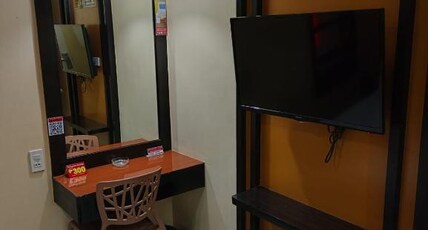 Hotel Sogo Recto Room Type - Deluxe Room