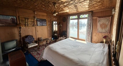 Jackson Heights Houseboats Room Type - Suite with Lake View