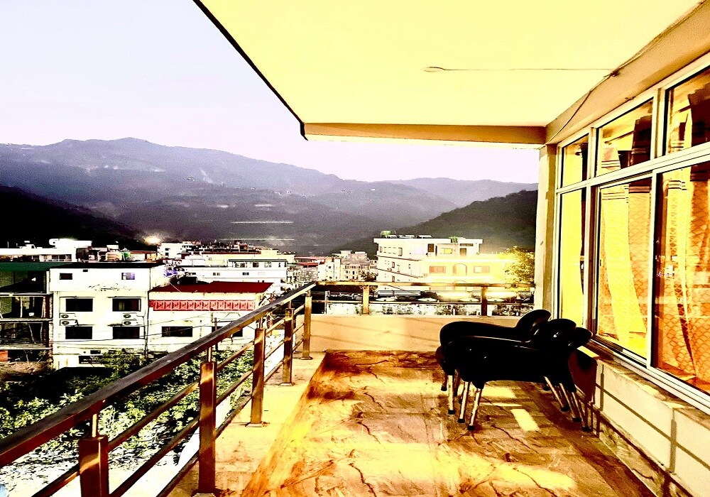 Hotel Tiptop By WB Inn - Tap to explore photos